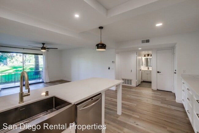 Building Photo - 2 br, 2 bath House - 12240 Corte Sabio #1104