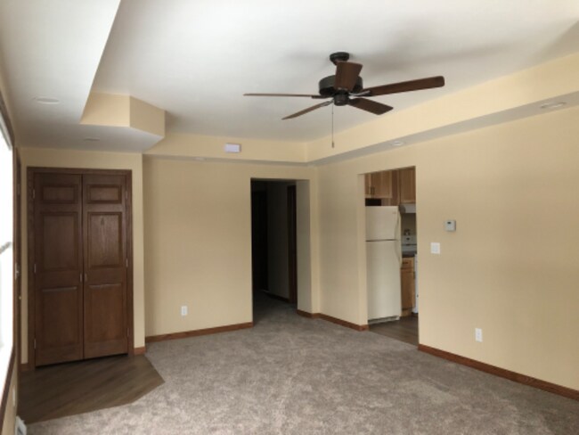 Foto del edificio - 221 E 1st St