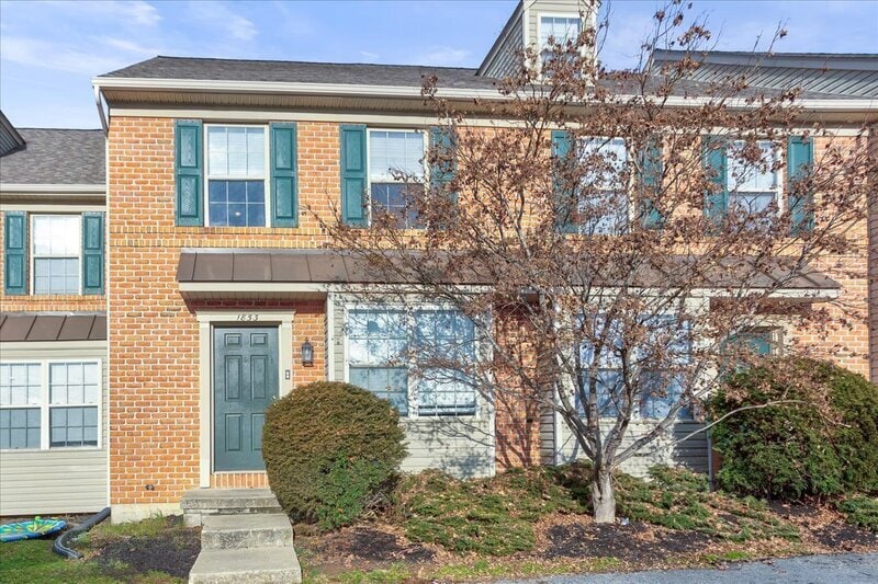 Primary Photo - 1853 Bradfield Dr