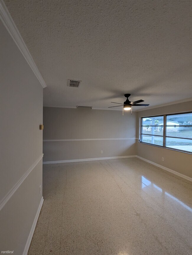 Building Photo - 2 br, 1 bath House - 1580 Andover Drive House