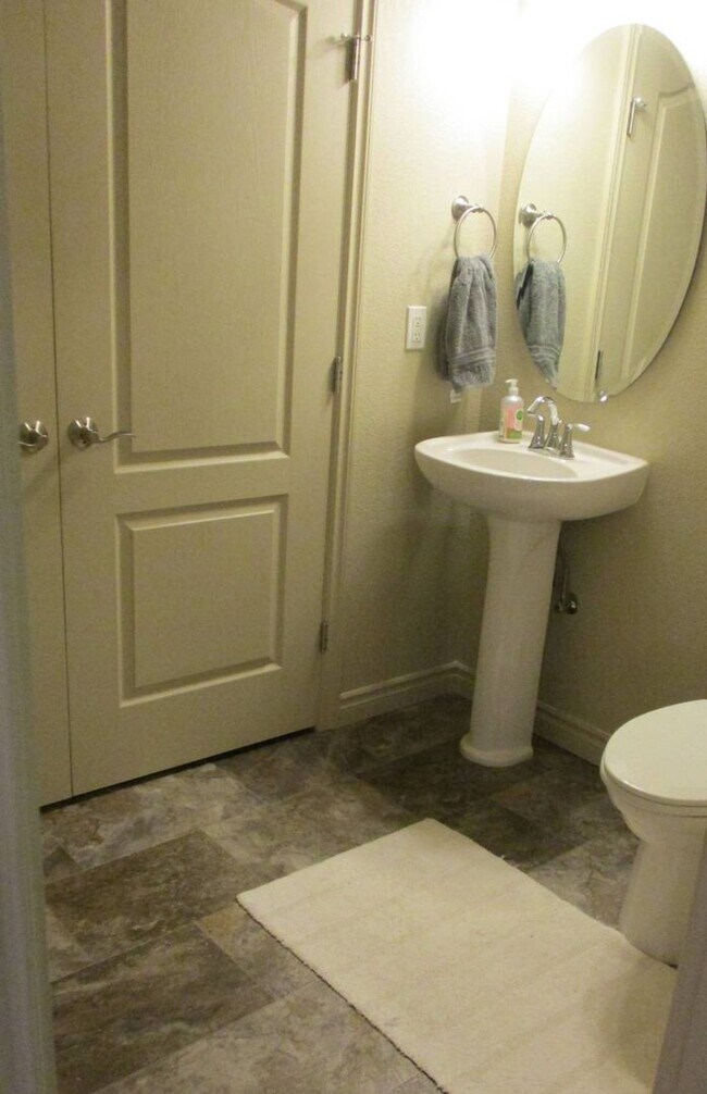 Foto del edificio - 9406 Majestia Ln