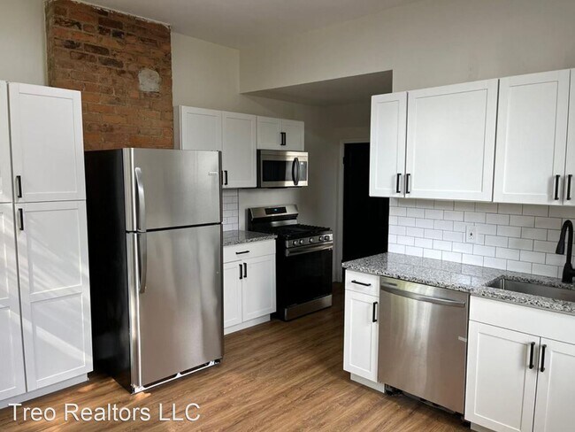 Building Photo - 4 br, 2 bath House - 413 Considine Ave