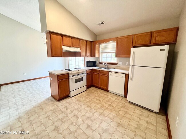 Building Photo - 133 Lawndale Ln