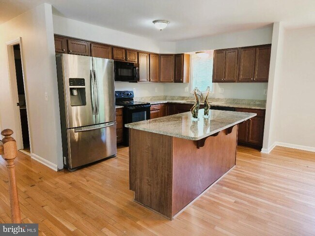 Building Photo - 9701 Green Apple Turn