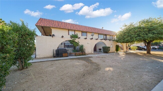 Foto del edificio - 1624 Cordoba Ln