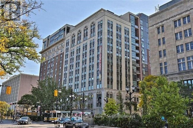 Building Photo - 118 King St E