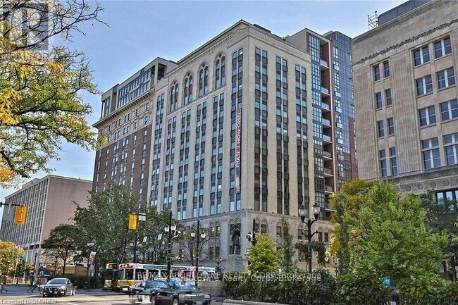 Photo du bâtiment - 118 King St E