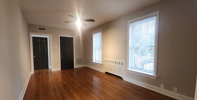 Foto del edificio - 7752 Kingsbury Blvd