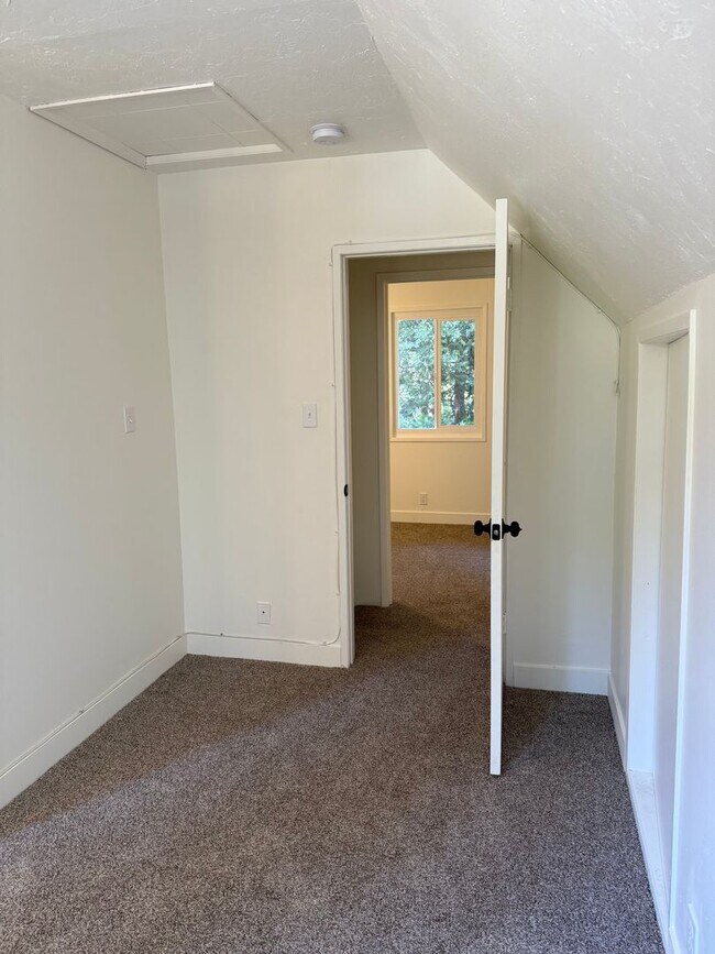 Foto del edificio - 22266 Crest Ln