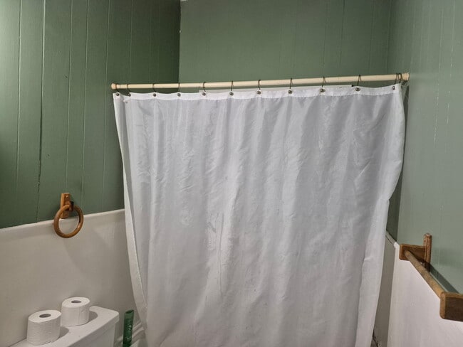 Building Photo - 301 E Brin St