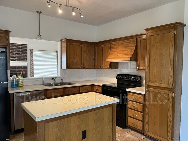 Foto del edificio - 9712 Grissom Dr