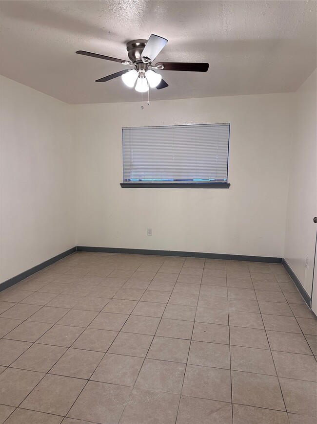 Building Photo - 143 Casa Grande Dr