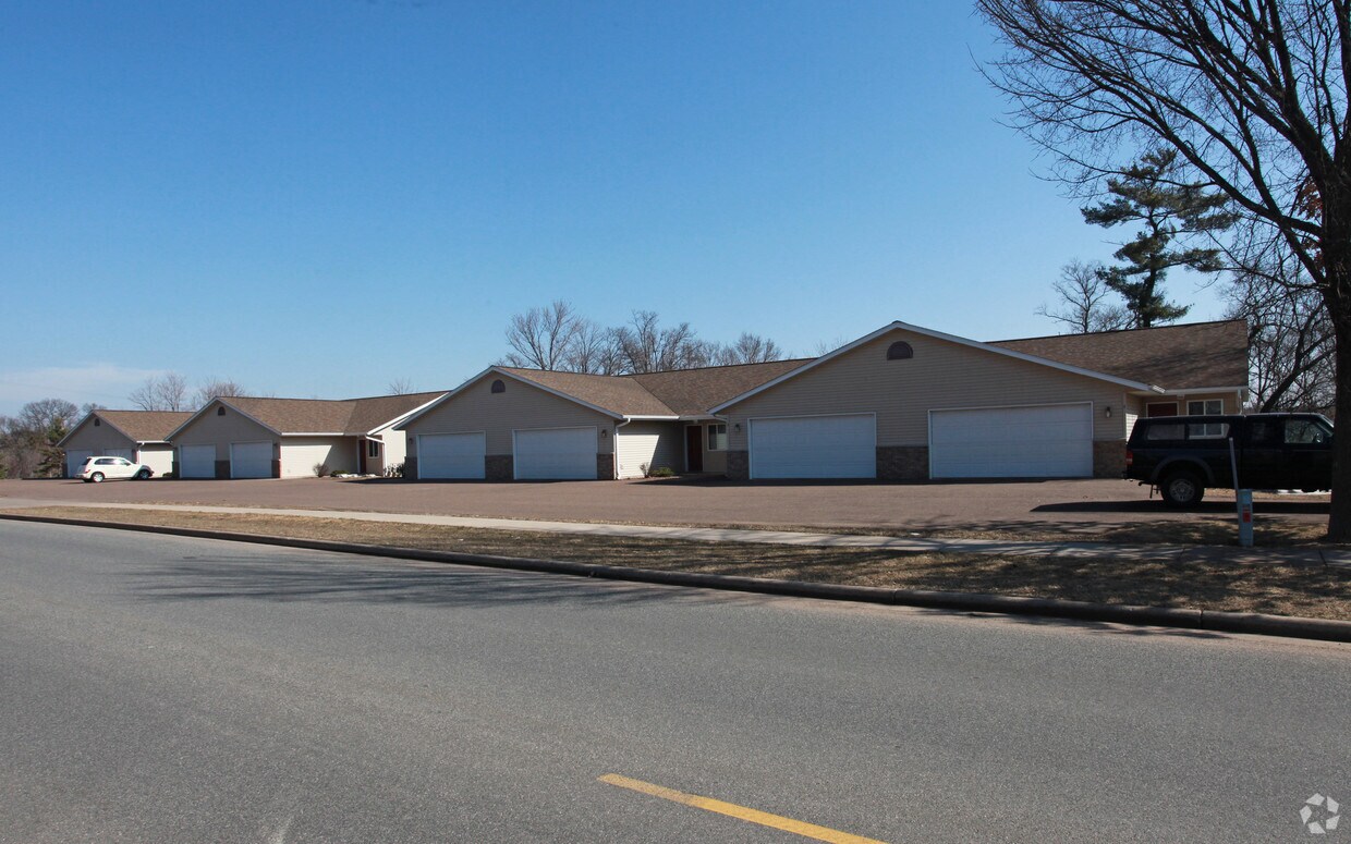 2014 Wilson St, Menomonie, WI 54751 Rentals in Menomonie at 2014 Wilson