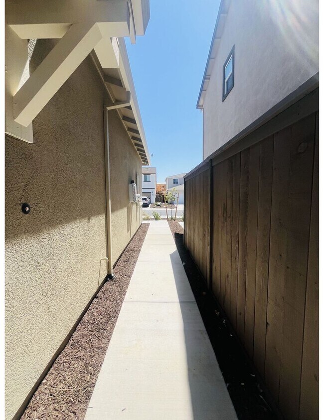Foto del edificio - 12667 Ironbow Wy