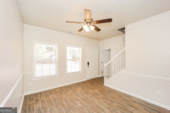 Foto del edificio - 50 Autumn Ct