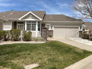 Building Photo - 5742 Crestwood Dr