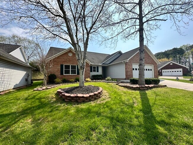 Building Photo - 603 Hidden Creek Cir