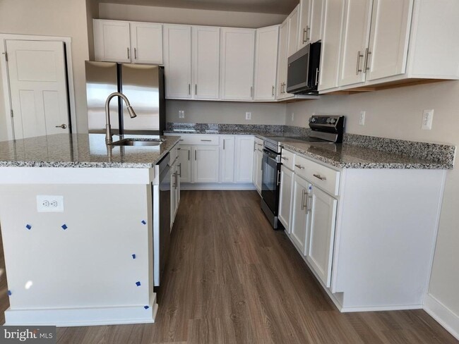 Building Photo - 327 Baker Dr