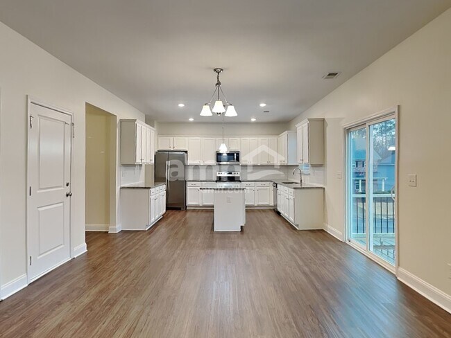 Building Photo - 363 Macroom Ct