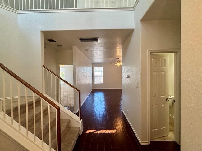 Foto del edificio - 1917 Sand Creek Rd