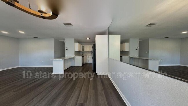 Foto del edificio - 8320 58th St