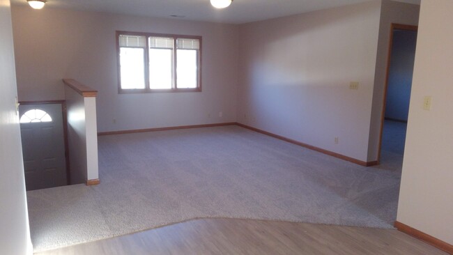 living room - 601 Thomas Dr