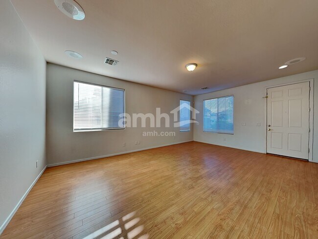 Foto del edificio - 17521 W Marshall Lane