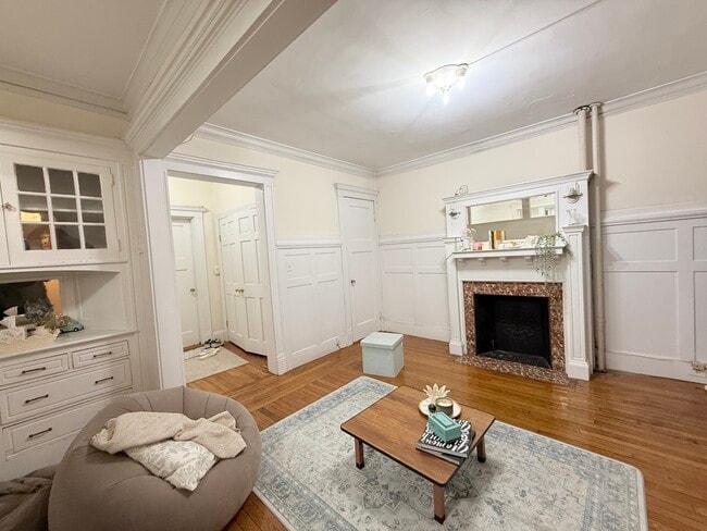 Building Photo - 458 Park Dr