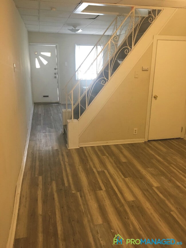 Foto del edificio - 2618 E Madison St