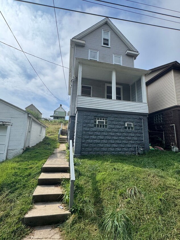 Photo - 1912 Johnson St