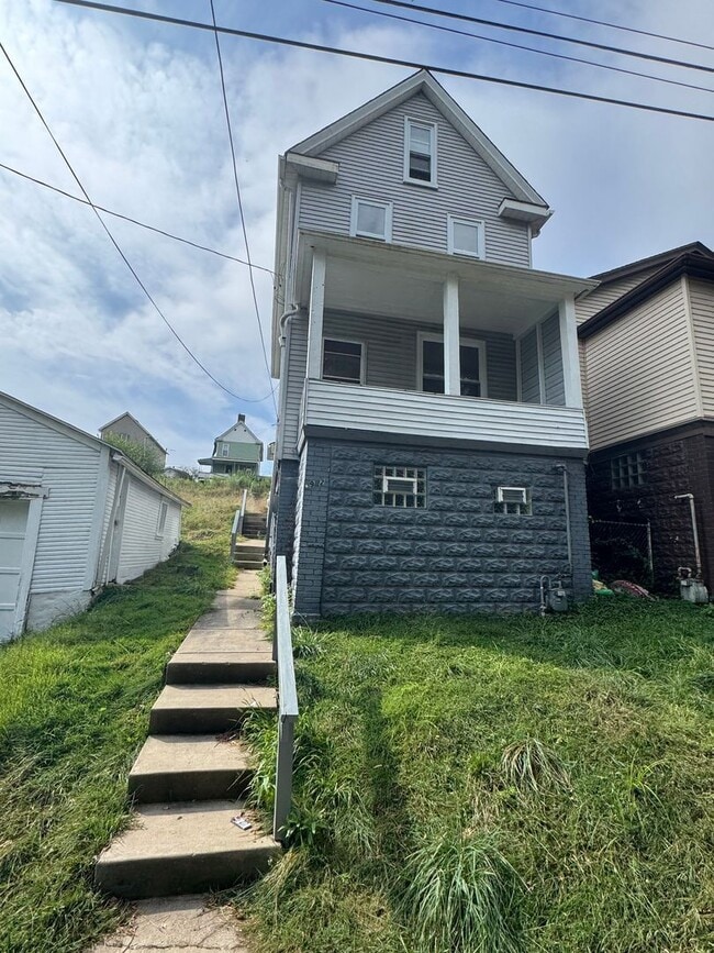 Building Photo - 1912 Johnson St