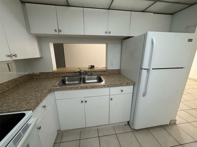 Foto del edificio - 11780 SW 18th St