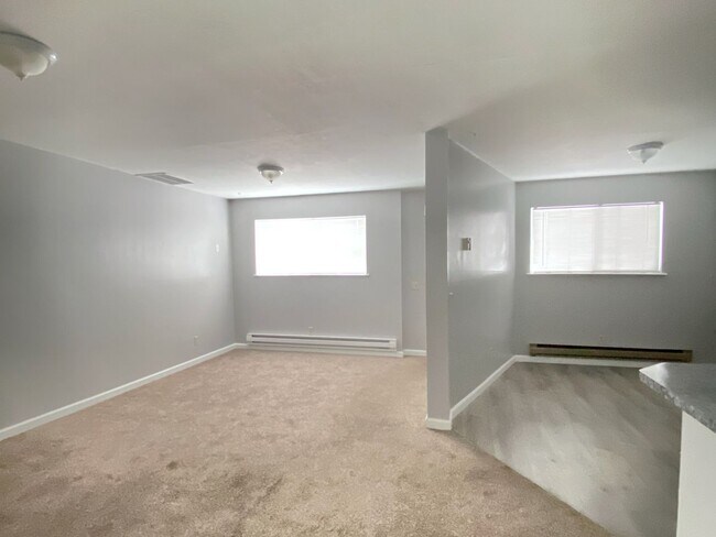 Building Photo - 146-146 Parrish Ln