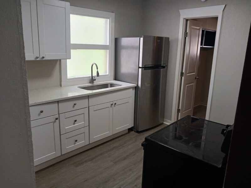 Foto principal - 3519 College Ave