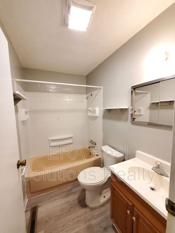 Foto del edificio - 1722 Burlington Ave