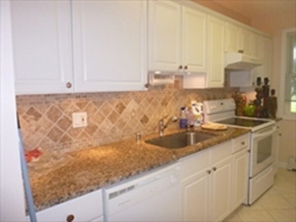 Foto principal - 1132 W Boylston St