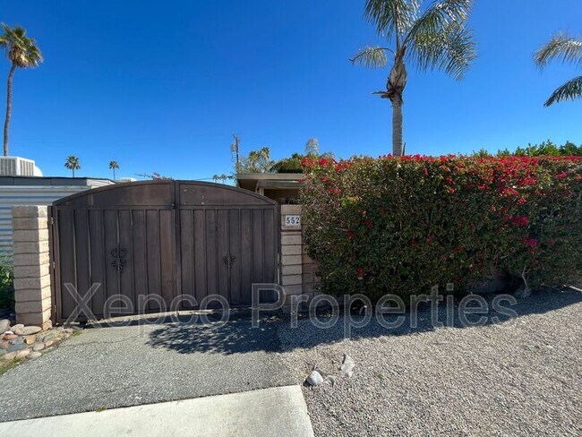 Building Photo - 552 S Mountain View Dr