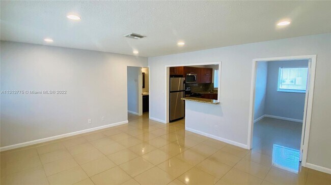 Foto del edificio - 808 NE 2nd St