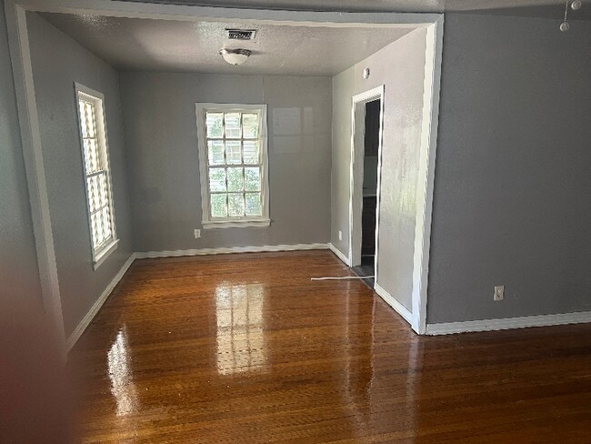 Building Photo - 2806 Morningside Dr
