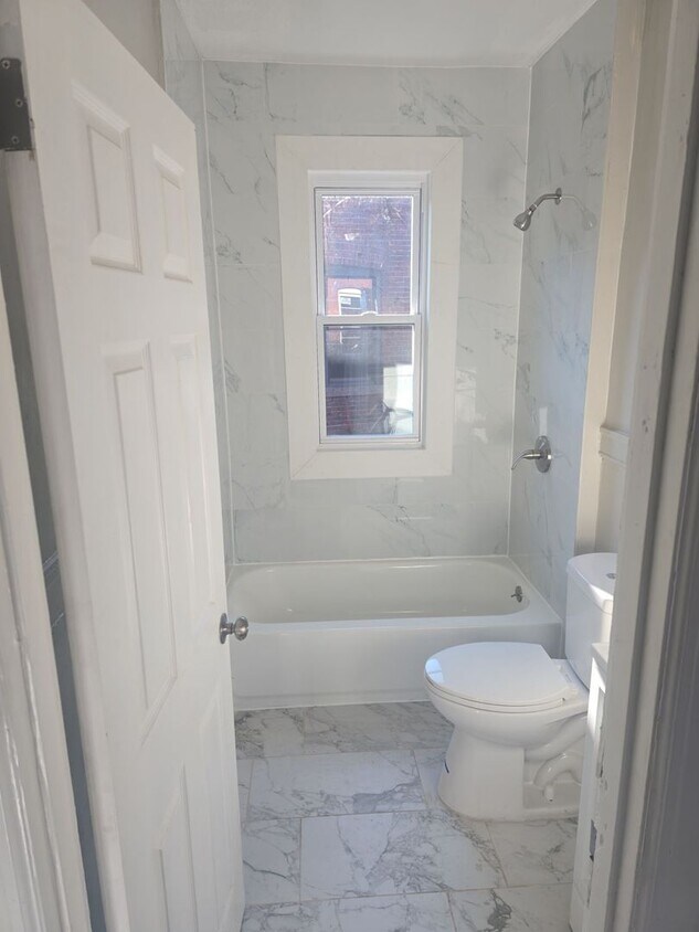 Foto principal - 93 Maple Ave