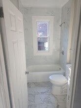Building Photo - 93 Maple Ave