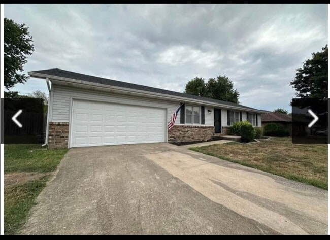 Building Photo - Desired neighborhood!