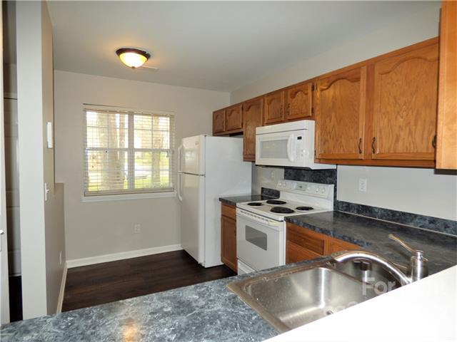 Building Photo - 3856 Mosscroft Ln