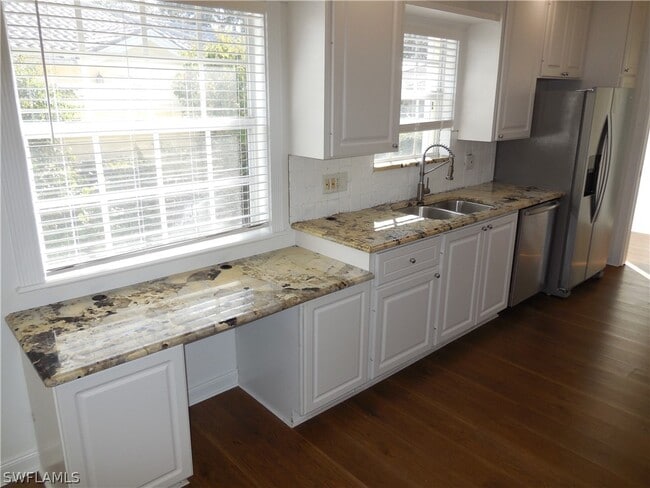 Building Photo - 4823 Lasqueti Way