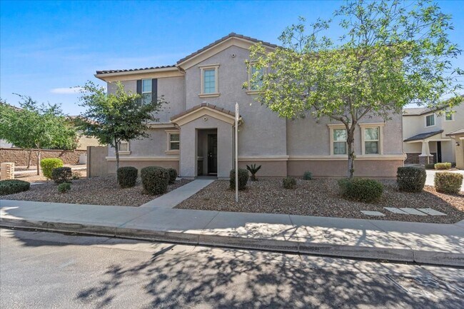 Building Photo - ? Beautiful 4 Bedroom, 3 Bathroom Home wit...