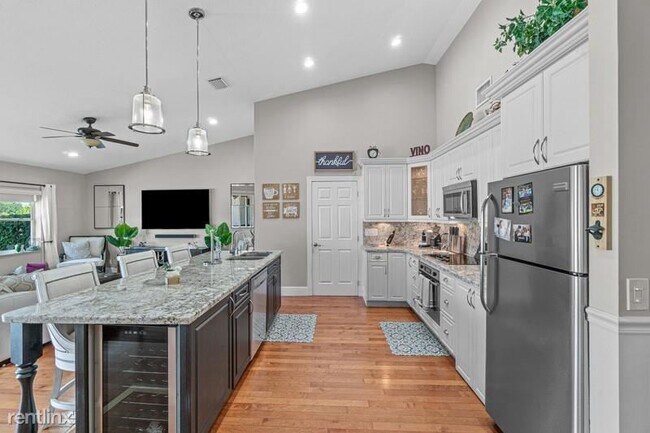 Foto del edificio - 3 br, 2 bath House - 17309 Balboa Point Way
