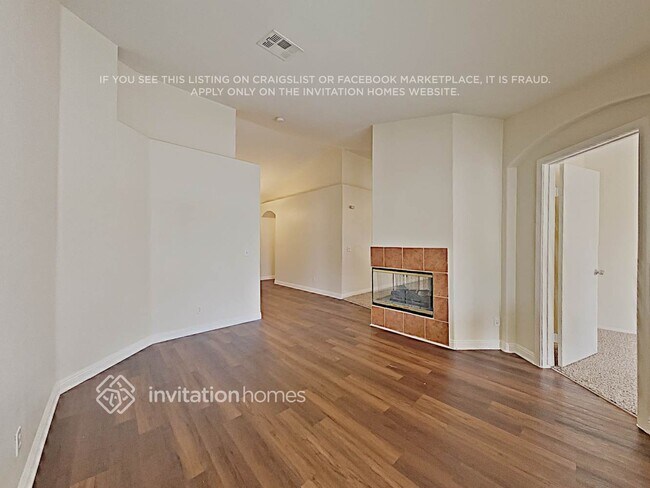 Foto del edificio - 3725 St Charles Ct