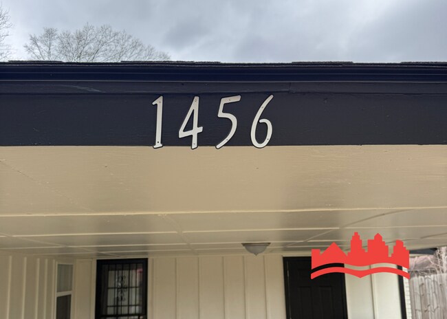 Foto del edificio - 1456 E Raines Rd