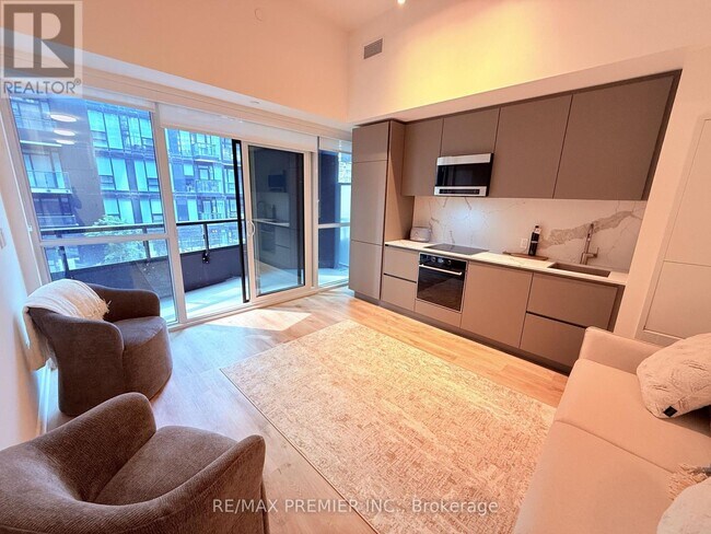 Photo du bâtiment - 110 Broadway Ave