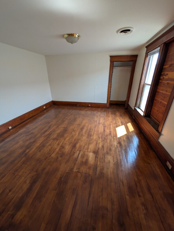 Foto principal - 324 N Dewey St
